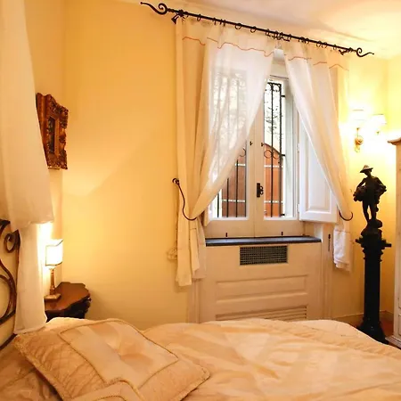 Sleeps 12 Pool Air Con Wifi